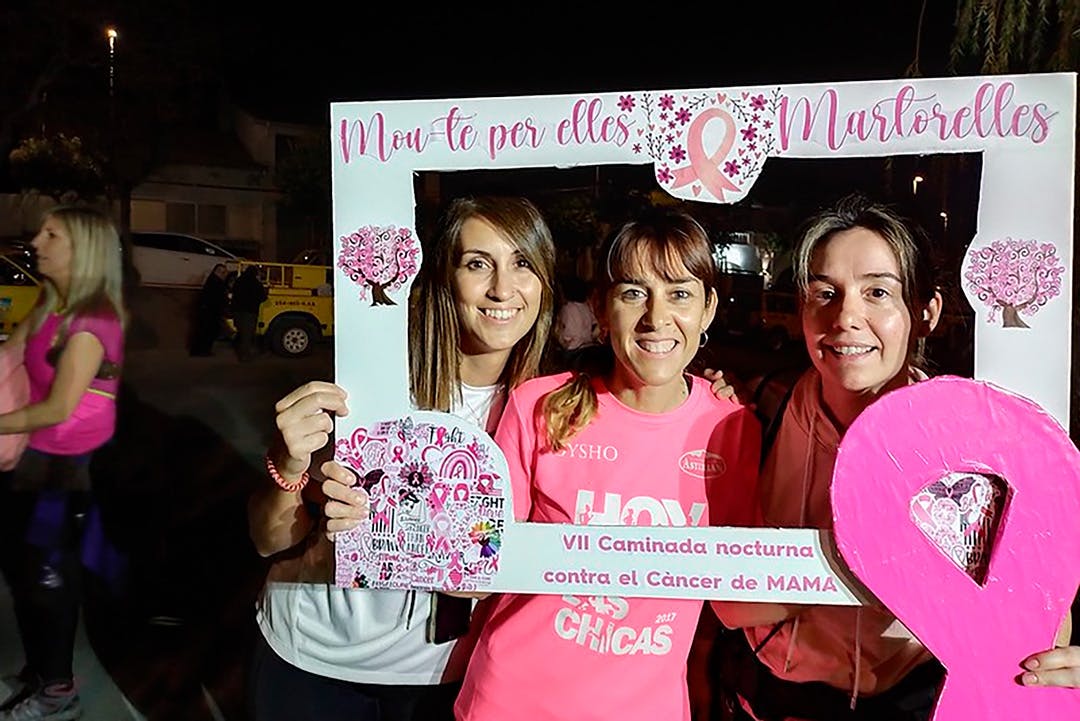 Caminada nocturna contra el càncer de mama